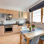 Haus Lowe 1 Stock Nr 3 *